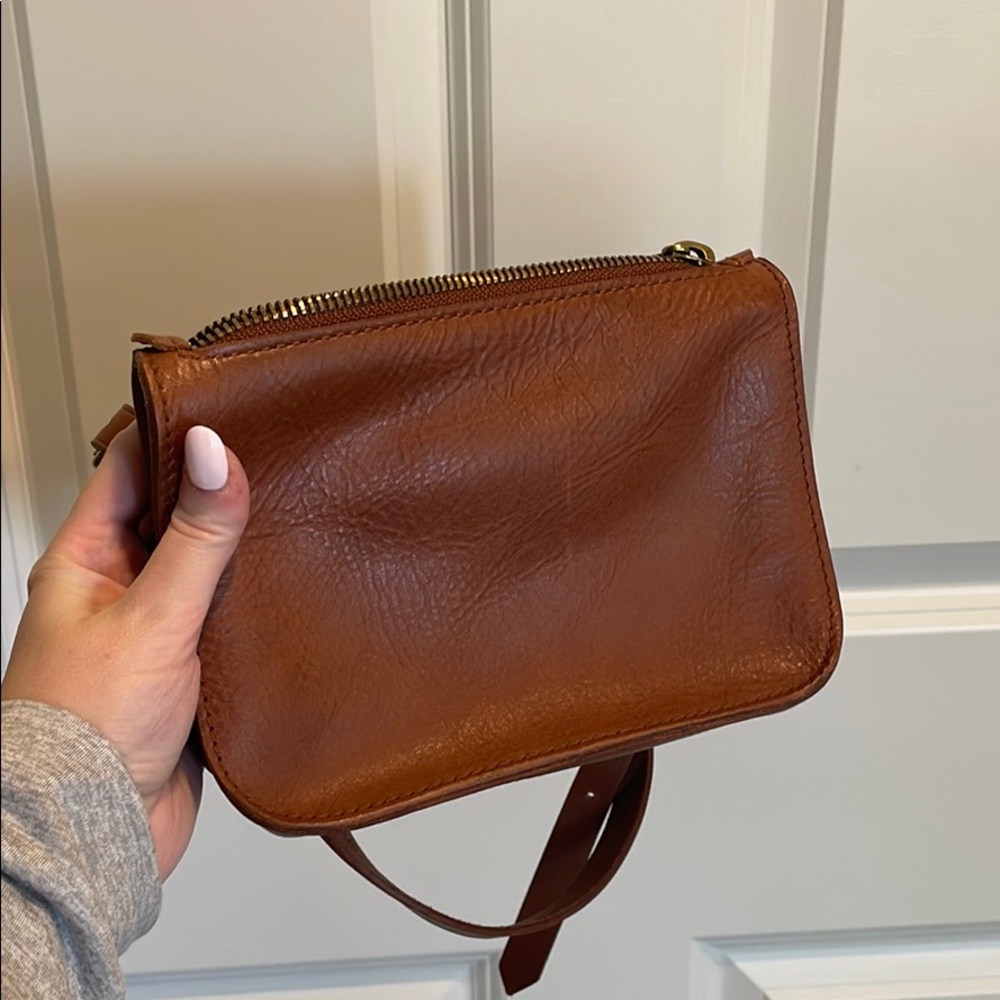Madewell The Simple Pouch Belt Bag In English Saddle Genuine Leather
